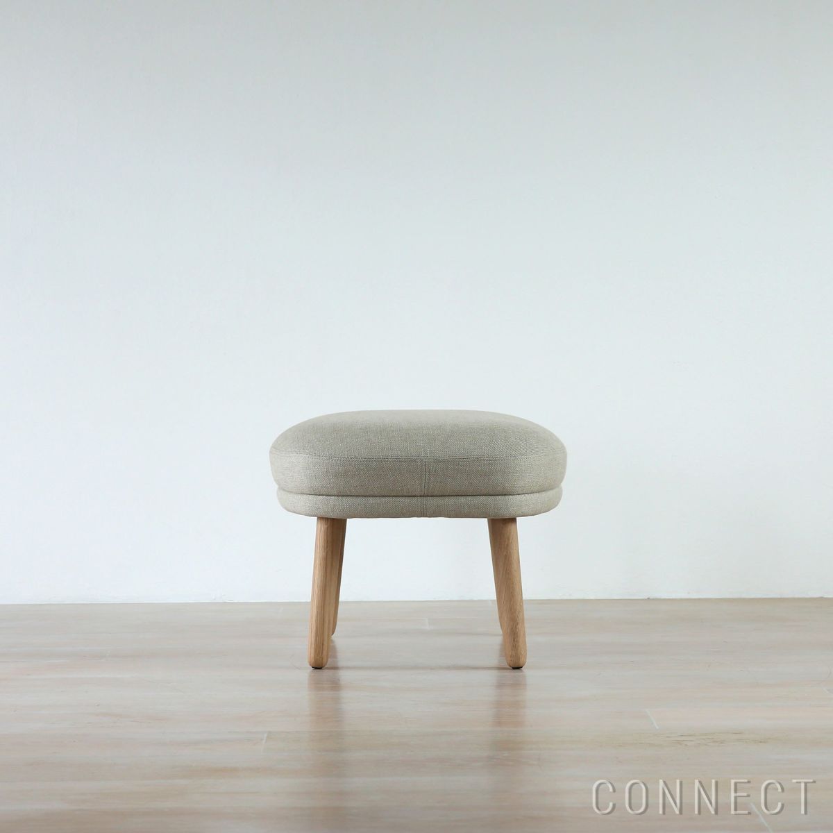 FRITZ HANSEN（フリッツ・ハンセン） / FRI FOOT STOOL（フリチェア用フットスツール） / ウッドベース / Sunniva（スニバ）233 ライトベージュ×Moss（モス）0019