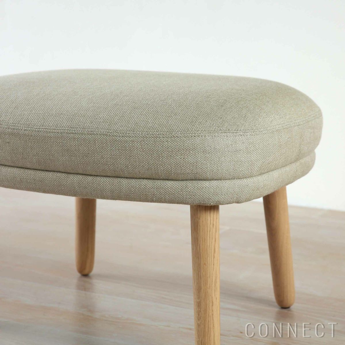 FRITZ HANSEN（フリッツ・ハンセン） / FRI FOOT STOOL（フリチェア用フットスツール） / ウッドベース / Sunniva（スニバ）233 ライトベージュ×Moss（モス）0019