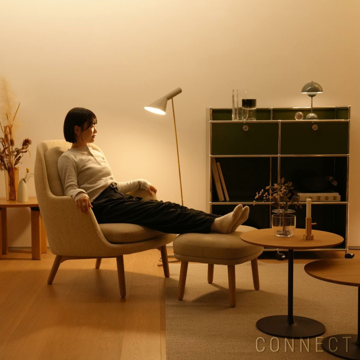 FRITZ HANSEN（フリッツ・ハンセン） / FRI FOOT STOOL（フリチェア用フットスツール） / ウッドベース / Sunniva（スニバ）233 ライトベージュ×Moss（モス）0019