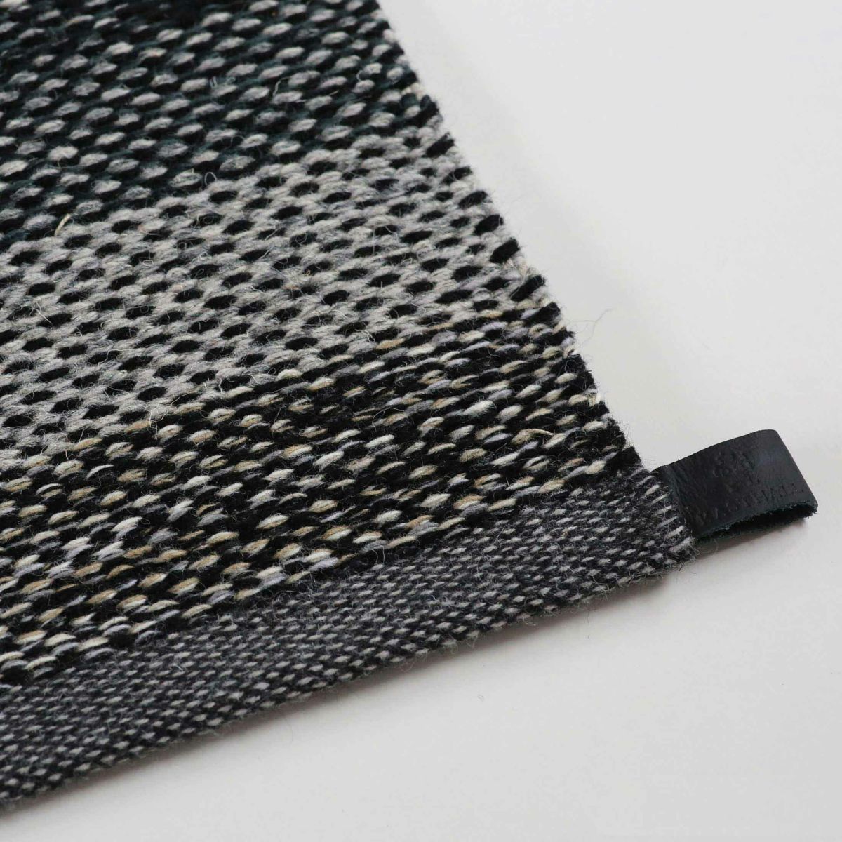 【アウトレット】KASTHALL（カスタール） / HARVEST（ハーベスト）/ブラック＆グレイ（170cm×240cm） / 1015711 / ラグ