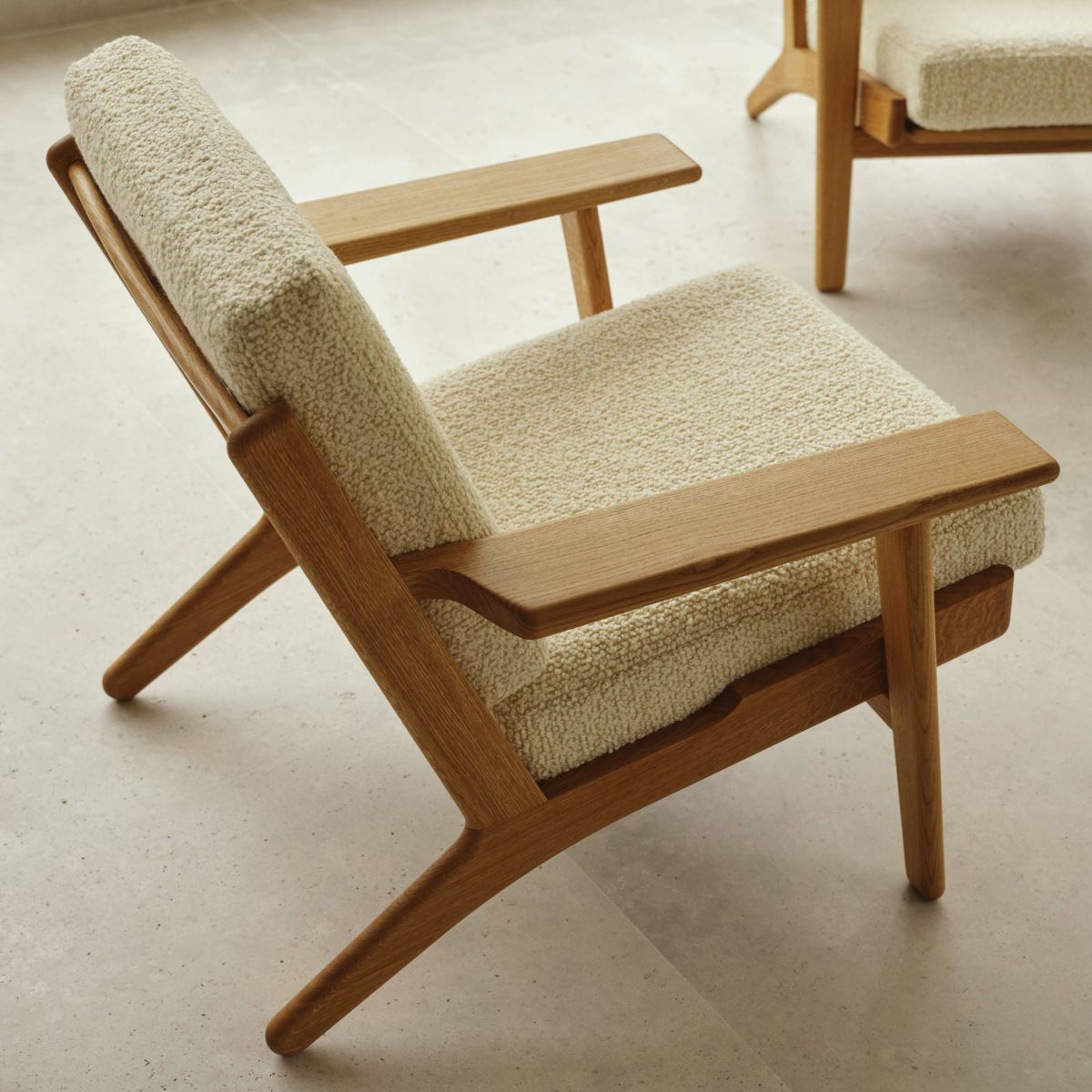 CARL HANSEN & SON（カール・ハンセン＆サン） / CH290 ラウンジチェア / オーク材・オイル仕上げ / BUTE STORR 1501 / CH290 SERIES