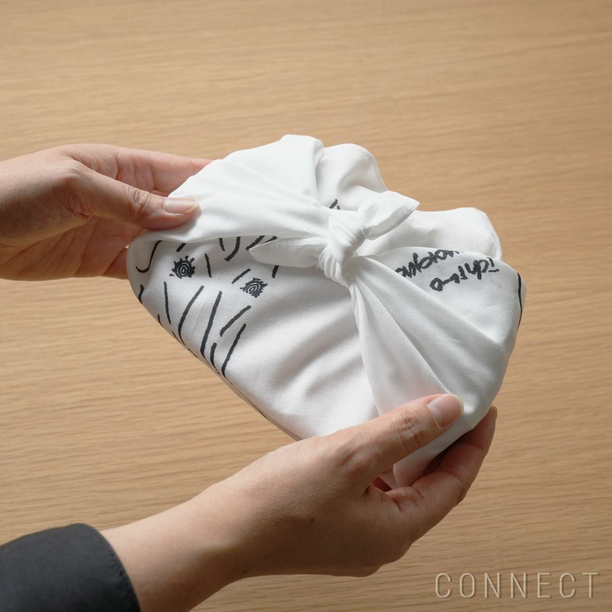 【数量限定】山口一郎描きおろし / 午（うま）ハンカチ《メール便のみ送料無料》