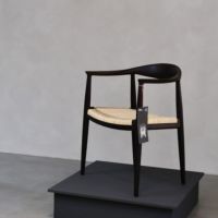 PP Mobler（PPモブラー） / PP501 Round Chair（ラウンドチェア） / The Chair（ザ チェア） / ウェンジ材・クリアオイル仕上げ /Cane seat（籐張り） / 真鍮プレート付