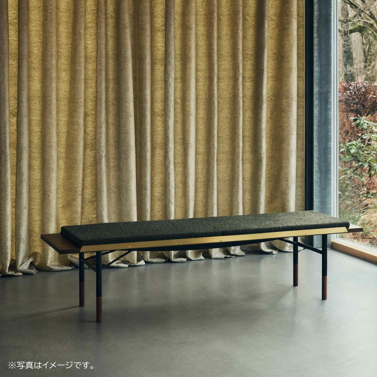 HOUSE OF FINN JUHL（ハウス・オブ・フィンユール） / TABLE BENCH（テーブルベンチ） / ウォルナット材・オイル仕上げ / SAHCO（サコ）Nalia 970