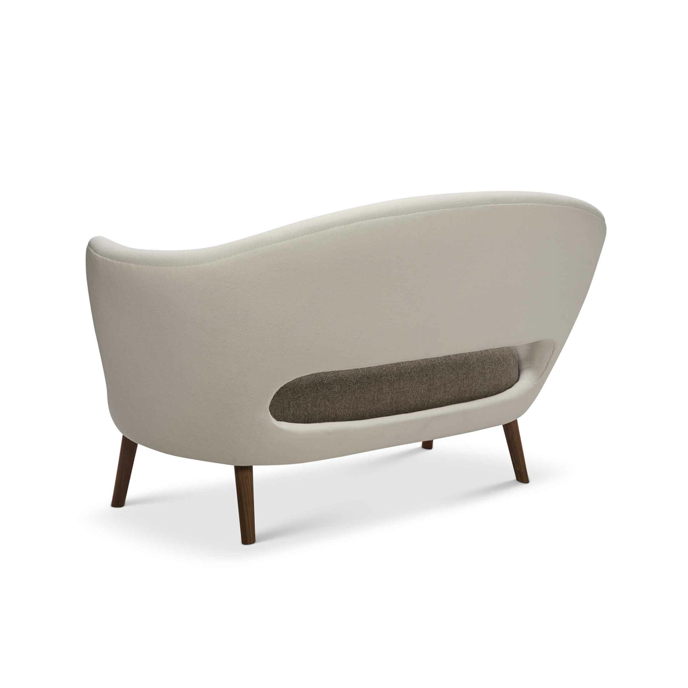 HOUSE OF FINN JUHL（ハウス・オブ・フィンユール） / WILLADSEN SOFA（ウィラドセンソファ） / ウォルナット材・オイル仕上げ / Hallingdal 100・270（ハリンダル）