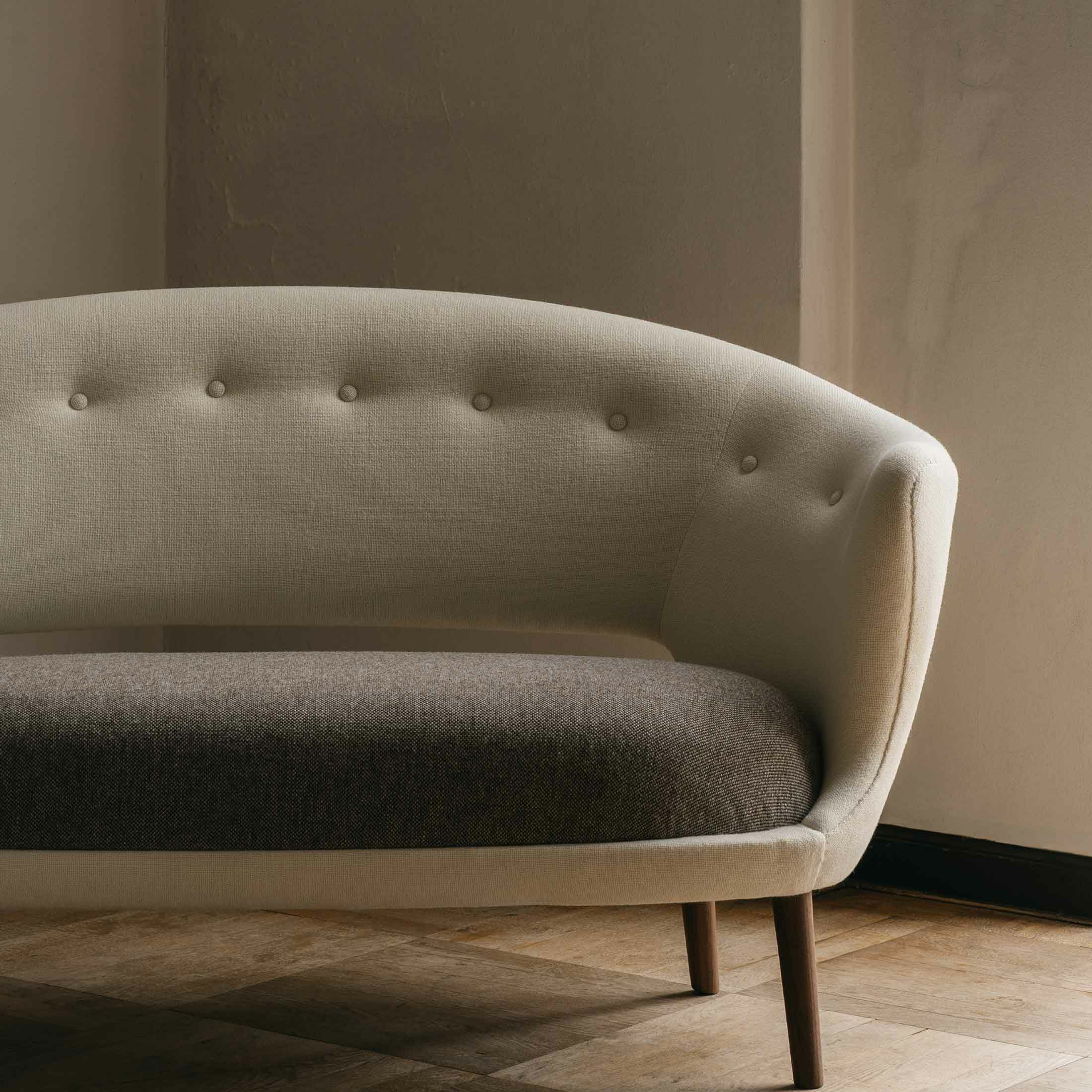 HOUSE OF FINN JUHL（ハウス・オブ・フィンユール） / WILLADSEN SOFA（ウィラドセンソファ） / ウォルナット材・オイル仕上げ / Hallingdal 100・270（ハリンダル）