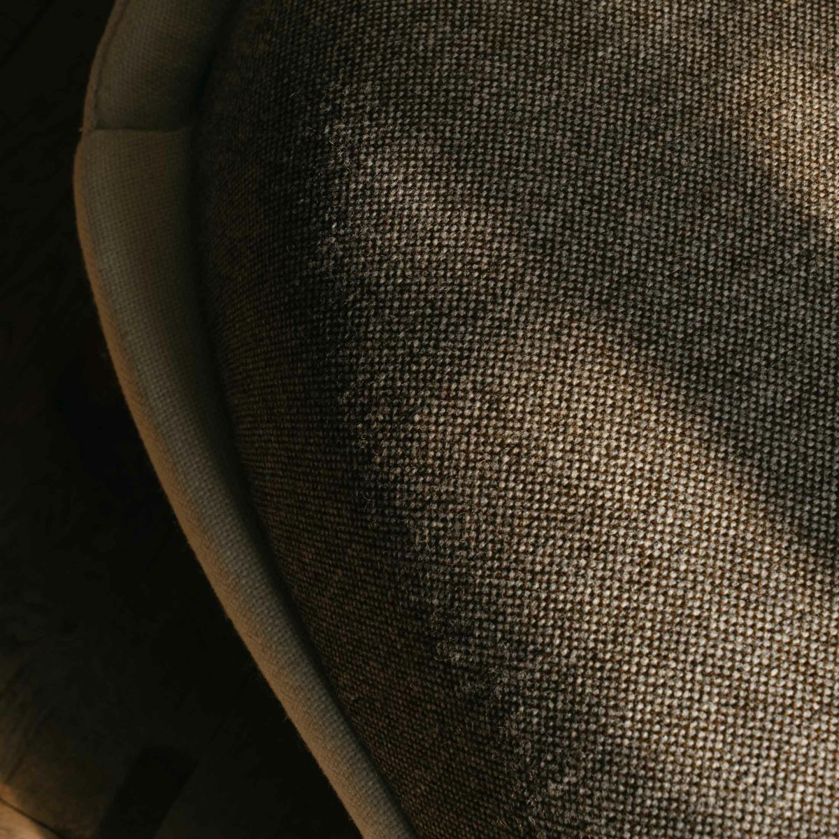 HOUSE OF FINN JUHL（ハウス・オブ・フィンユール） / WILLADSEN SOFA（ウィラドセンソファ） / ウォルナット材・オイル仕上げ / Hallingdal 100・270（ハリンダル）