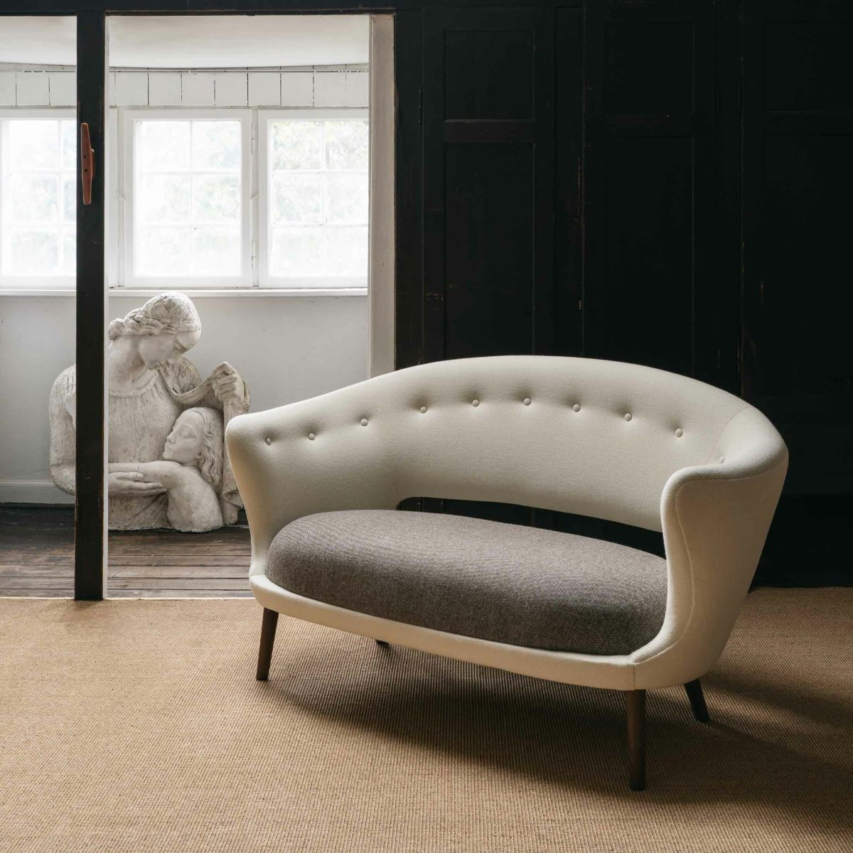 HOUSE OF FINN JUHL（ハウス・オブ・フィンユール） / WILLADSEN SOFA（ウィラドセンソファ） / ウォルナット材・オイル仕上げ / Hallingdal 100・270（ハリンダル）