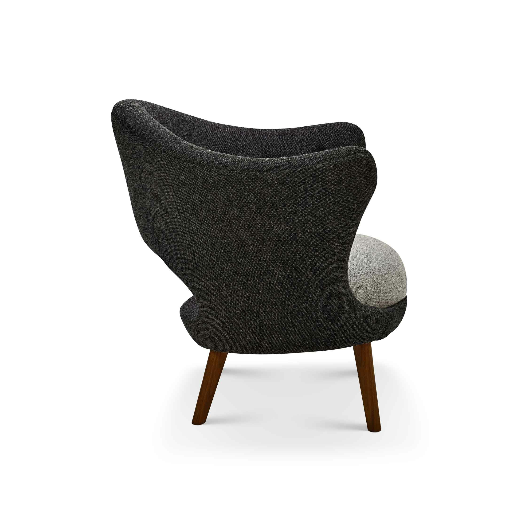 HOUSE OF FINN JUHL（ハウス・オブ・フィンユール） / WILLADSEN CHAIR（ウィラドセンチェア） / ウォルナット材・オイル仕上げ / Hallingdal 180・130（ハリンダル） / ラウンジチェア