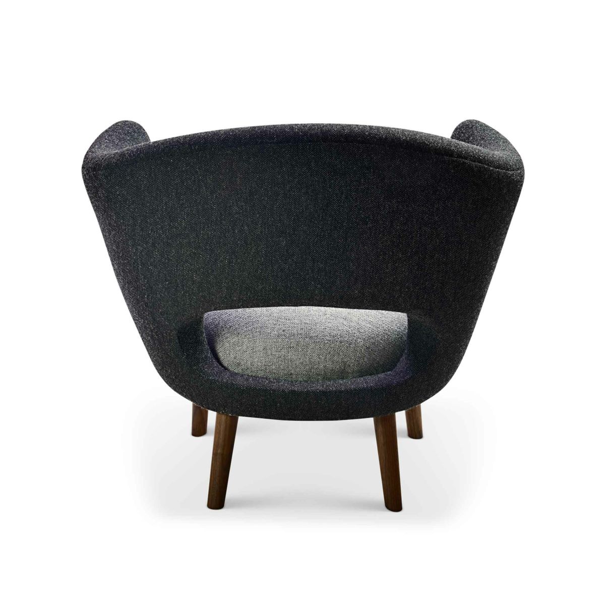 HOUSE OF FINN JUHL（ハウス・オブ・フィンユール） / WILLADSEN CHAIR（ウィラドセンチェア） / ウォルナット材・オイル仕上げ / Hallingdal 180・130（ハリンダル） / ラウンジチェア