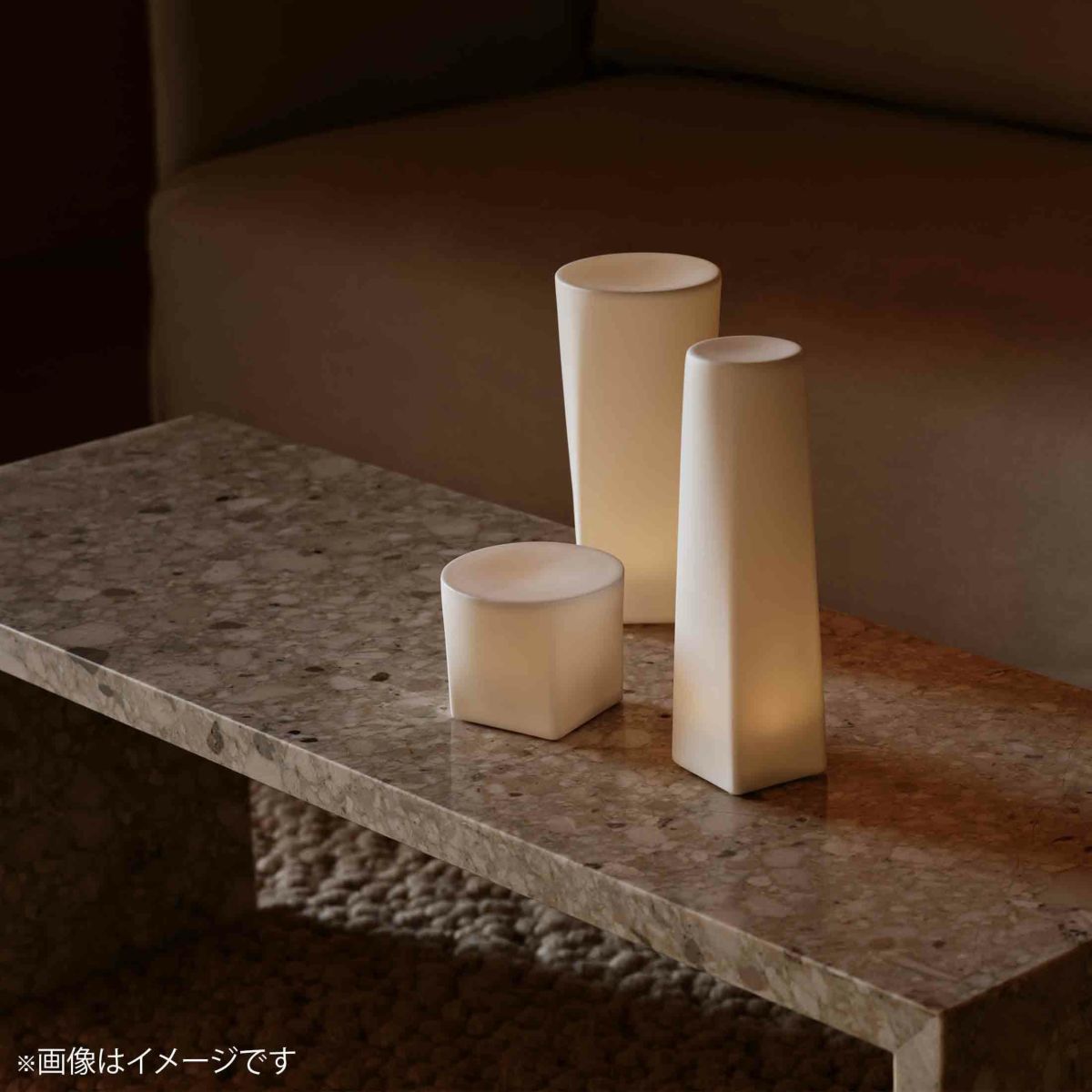 Audo Copenhagen（オドー・コペンハーゲン） / PLINTH BRIDGE（プリンス ブリッジ） / 大理石 / 全5色 / テーブル