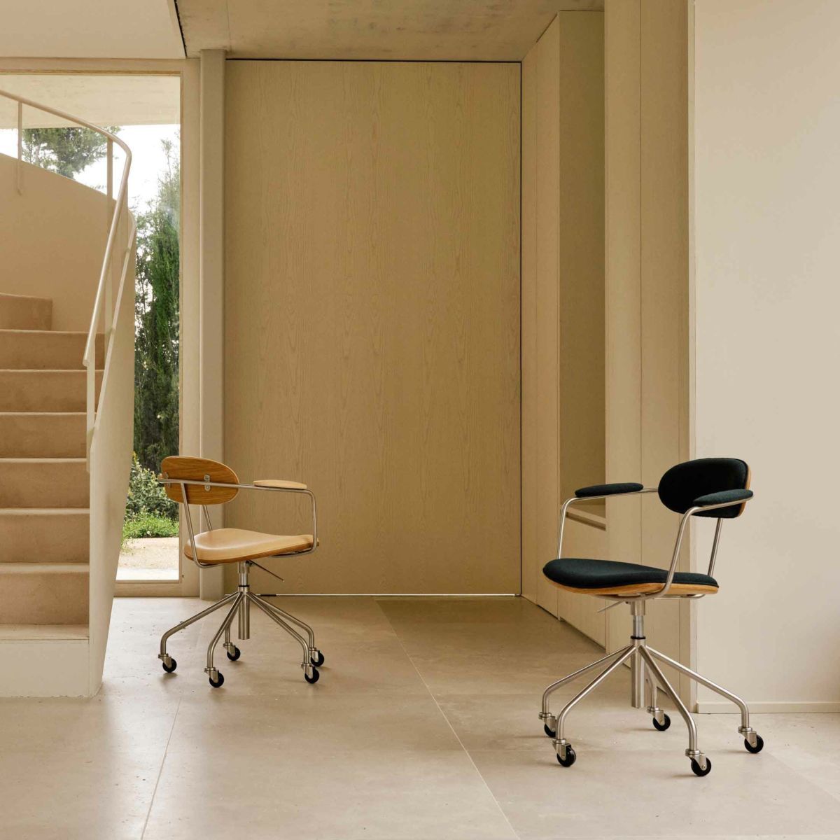 CARL HANSEN & SON（カール・ハンセン＆サン） / CH621 SWIVEL CHAIR（スウィベルチェア） / オーク材・オイル仕上げ・ステンレススチール脚 / Vider 1062 / キャスター付きチェア