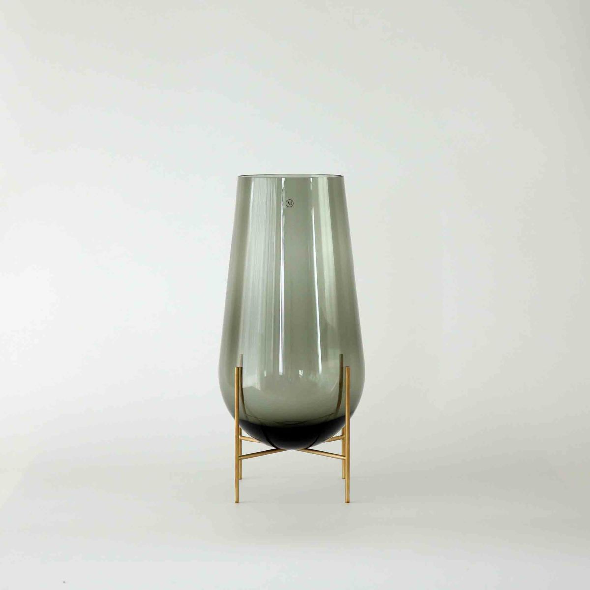 Audo Copenhagen（オドー・コペンハーゲン） / ÉCHASSE BASE M （イシャスベースM） / Smoked Glass / フラワーベース