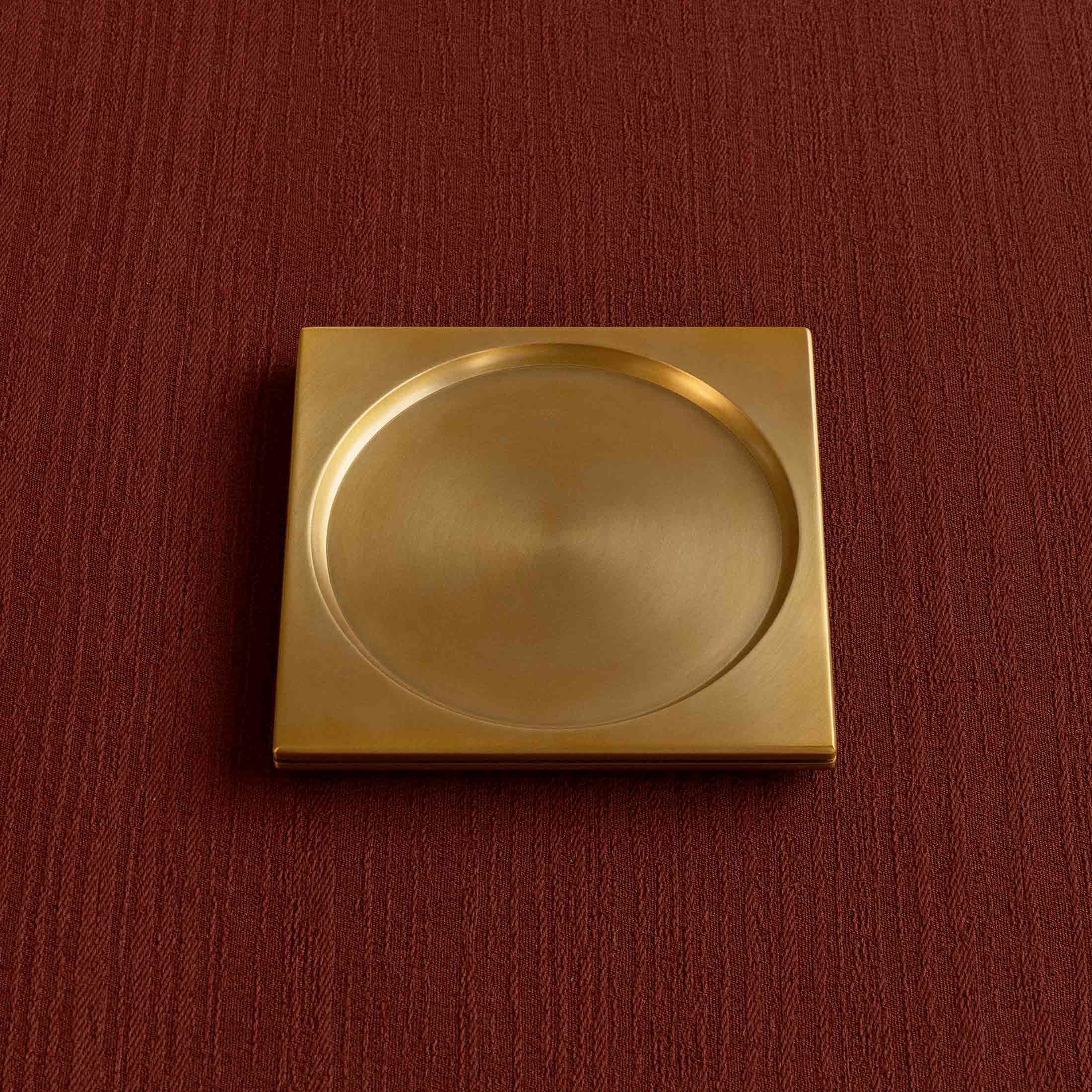 Audo Copenhagen（オドー・コペンハーゲン） / DIVOT TRAY （ディッボットトレイ） / Brass / トレイ