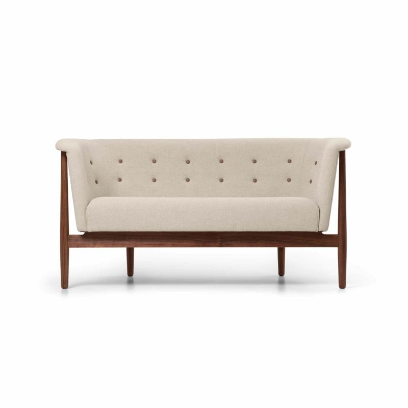 CARL HANSEN & SON（カール・ハンセン＆サン） / ND52-2 VITA SOFA（ヴィタソファ） / ウォルナット材・オイル仕上げ / Hallingdal 0200（ハリンダル） / ボタン：Sif 95 / ソファ