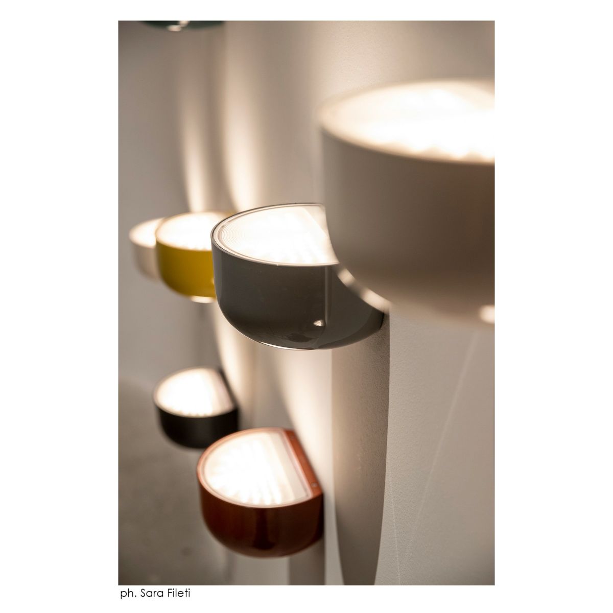 FLOS（フロス） / BELLHOP WALL UP（ベルホップ ウォールアップ） / 全6色 / ウォールランプ