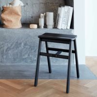 【アウトレット】FORM & REFINE（フォーム&リファイン） / Angle Stool（アングルスツール） / ブラックオーク / スツール / No.01