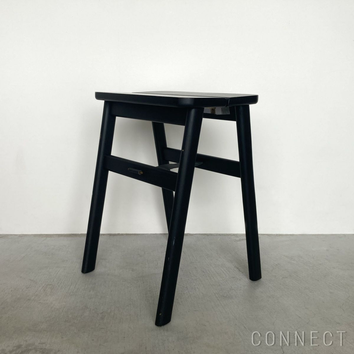 【アウトレット】FORM & REFINE（フォーム&リファイン） / Angle Stool（アングルスツール） / ブラックオーク / スツール / No.02