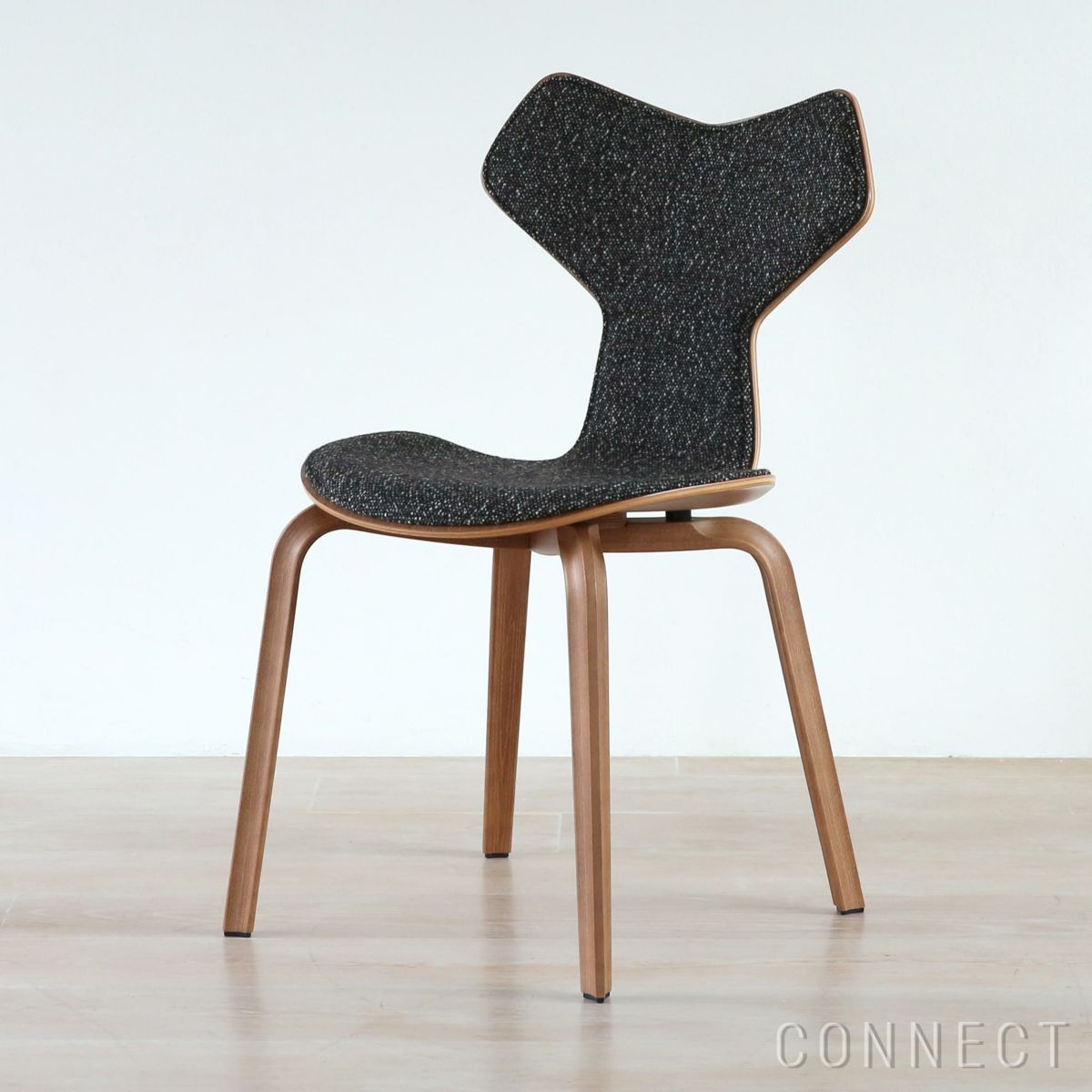 FRITZ HANSEN（フリッツ・ハンセン） / GRAND PRIX（グランプリチェア） / ウッドレッグ / ウォルナット / フロントパディング / VANIR 373（ヴァニール）グラナイトブラウン