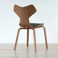 FRITZ HANSEN（フリッツ・ハンセン） / GRAND PRIX（グランプリチェア） / ウッドレッグ / ウォルナット / フロントパディング / VANIR 373（ヴァニール）グラナイトブラウン