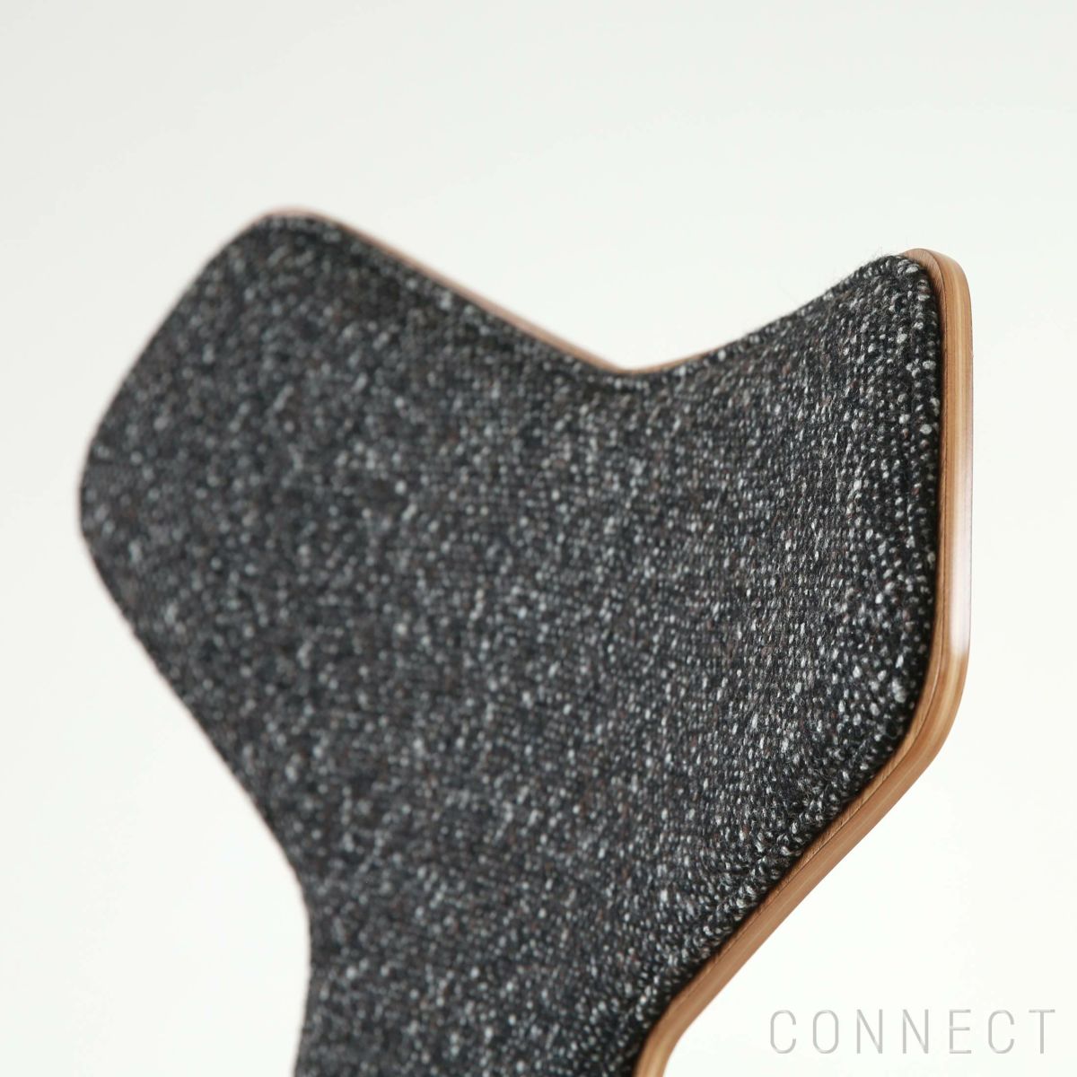 FRITZ HANSEN（フリッツ・ハンセン） / GRAND PRIX（グランプリチェア） / ウッドレッグ / ウォルナット / フロントパディング / VANIR 373（ヴァニール）グラナイトブラウン